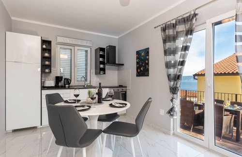 Ravni Ski Chalet | Wonderful Sea View - Holiday Home Alis