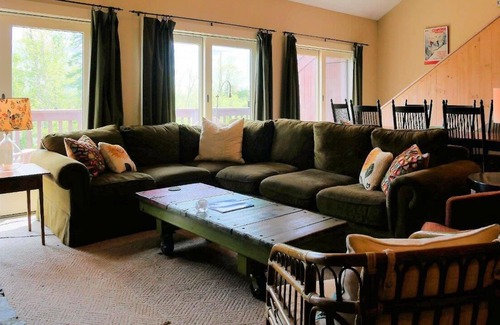 Bromley Mountain House | Wonderful space in this large, 3-Level Townhouse at Bromley's Ridges