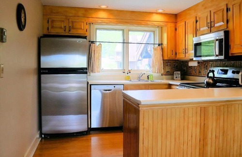 Bromley Mountain House | Wonderful space in this large, 3-Level Townhouse at Bromley's Ridges