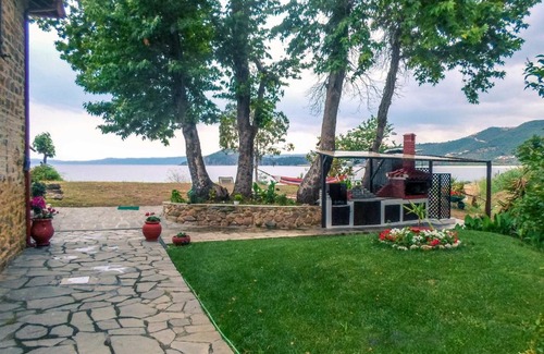 Aristotelis Villa | Wonderful stone house infront of the sea.