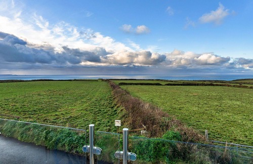 Treknow House | Wonderful villa for 2 guests with WIFI and terrace