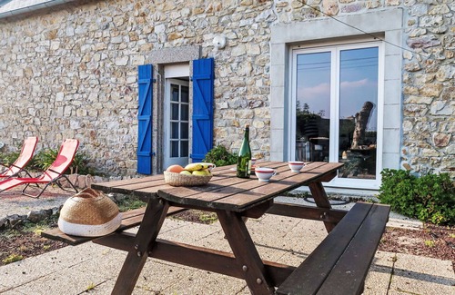 Camaret-sur-Mer House | Wonderful villa for 5 guests with TV and terrace