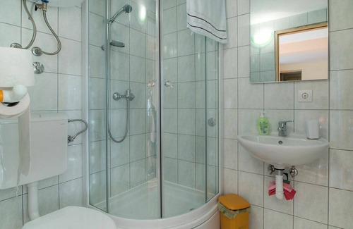 Senj House | Wonderful villa for 5 guests with private pool, WIFI, TV, terrace and parking