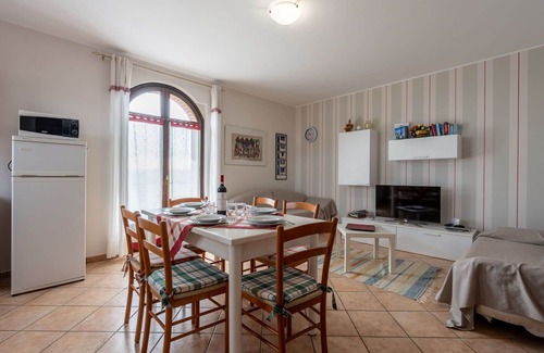 Barolo House | Wonderful villa for 6 guests with WIFI, private pool, TV and terrace