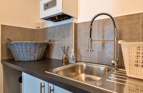 Saltash House | Wonderful villa for 6 people with WIFI and terrace