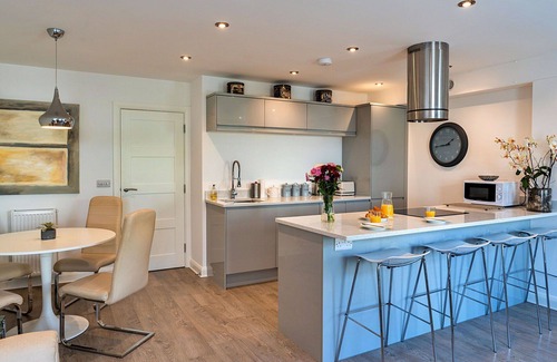 Saltash House | Wonderful villa for 6 people with WIFI and terrace