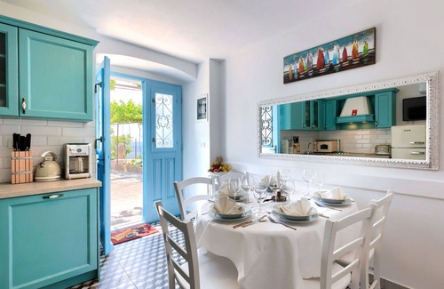 Koromacno House | Wonderful villa for 5 guests with A/C, hot tub, WIFI, TV, terrace and pets allowed