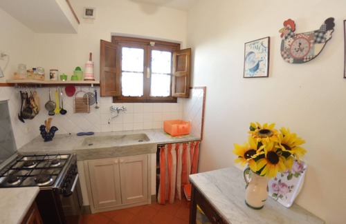 San Gennaro Villa | Wonderful villa for 4 guests with TV, terrace and pets allowed, close to Lucca