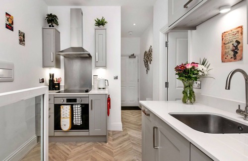 Boroughbridge House | Wonderful villa for 2 guests with WIFI and pets allowed