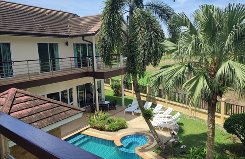 Khuekkhak Villa | Wonderful Villa with Private Pool, Best Location! Walk to beach, restaurants etc
