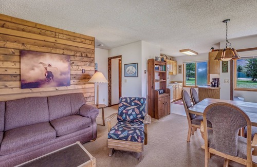 Clark Cabin | Wood Duck - Quiet retreat tucked away on the river