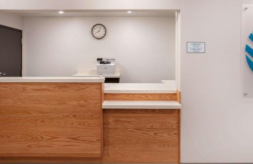 Landover Hotel | Wood Spring Suites Washington DC East Arena Drive