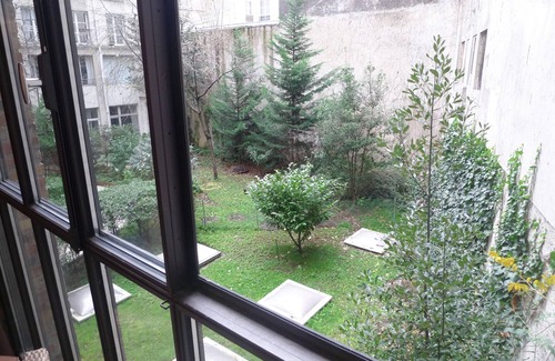 Quartier de la Monnaie Apartment | Wooden Beams - by the Seine & Pont Neuf - Charm & Calm Duplex DAU