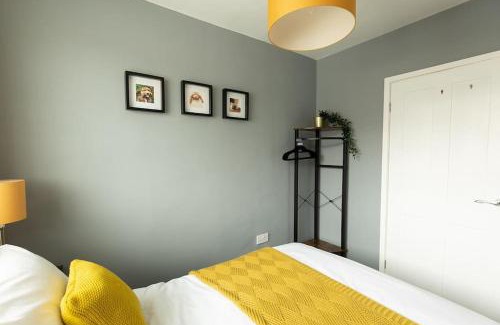 Harrogate House | WOODFIELD ROAD - Two bed in Harrogate with cosy living room fire.