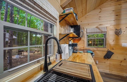 Mentone Cabin | Woodland Cabin Retreat: Relax with Modern Touches