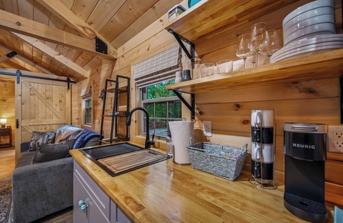 Mentone Cabin | Woodland Cabin Retreat: Relax with Modern Touches