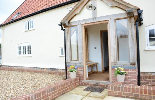 Saxmundham House | Woodland Cottage, Great Glemham
