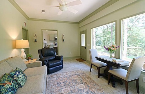 Laurel Cottage | Woodland Cottage on Hidden Pond