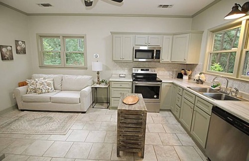 Laurel Cottage | Woodland Cottage on Hidden Pond