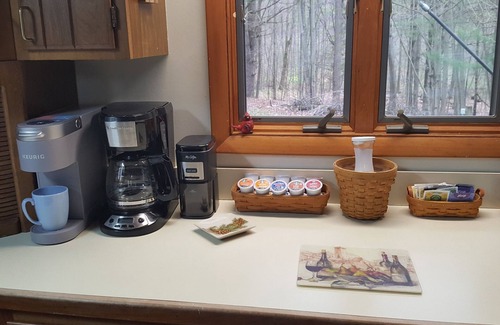Naples House | Woodland Hideaway a Peaceful Finger Lakes 2 bedroom 1.5 bath home in Naples NY