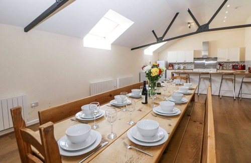 Buxton Cottage | WOODLANDS, pet friendly, character holiday cottage in Buxton
