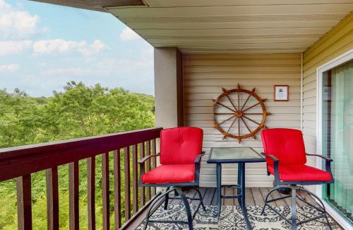 Indian Point Apartment | Woodpecker Watchtower