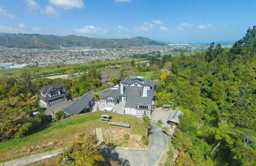 Lower Hutt Villa | Woodroyd Estate holiday sanctuary