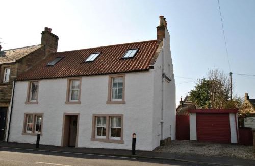 Pittenweem House | Woods Neuk-stunning character cottage East Neuk