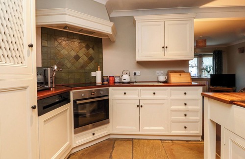 Malham Cottage | WOODSIDE COTTAGE, pet friendly, luxury holiday cottage in Malham