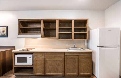 Addison Hotel | WoodSpring Suites Chicago Addison