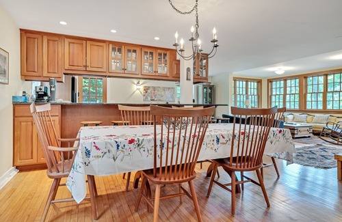 Woodstock House | Woodstock River Front, Sauna & Nature Trails