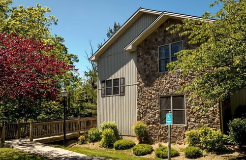McGaheysville Condo | Woodstone at Massanutten 2br suite, Saturday check-in