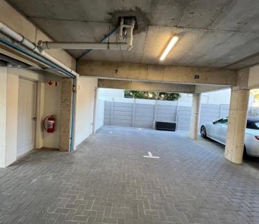 Richwood Apartment | Woodys N Brooks Luxurious Apartment 7