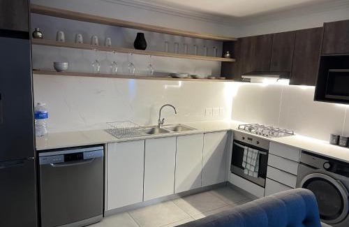 Richwood Apartment | Woodys N Brooks Luxurious Apartment 7