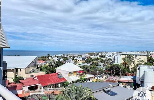 Saint-Pierre De La Reunion Apartment | Wopé l'appart - T4 duplex proche du CHU - Terre Sainte