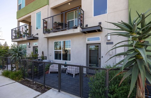 Bellflower House | Work travel. Fully furnished. All utilites included. Upgraded appliances.