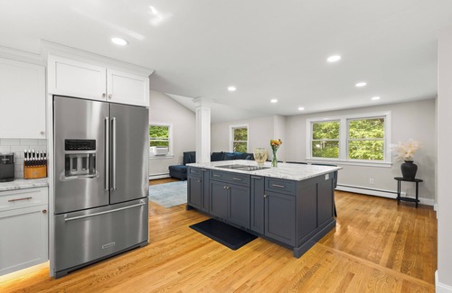 Foxboro House | World Cup Woods Retreat - AC, Fast WiFi, Privacy - 4 miles from Boston Stadium