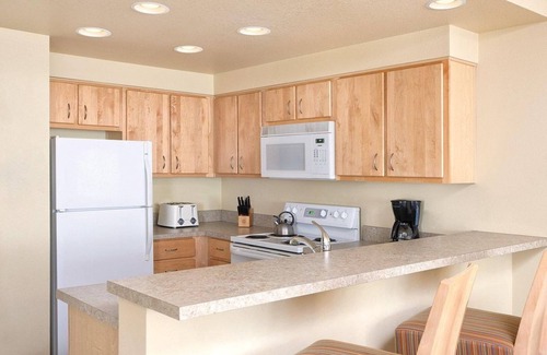 Seaside Resort | Worldmark Seaside, Beachfront Resort! (Add Nights 5, 6 &7 only $50 each)