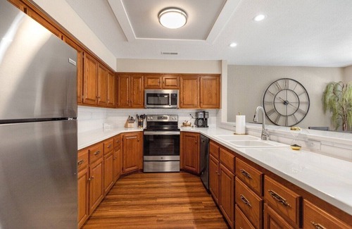 Bella Vista House | WOW! Beautifully Updated 3 Bed 1 Level Townhouse w/Bike Storage CloseTo It All!