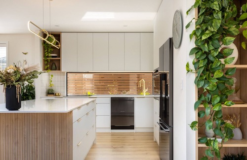 Fitzroy House | **Wow Factor in Fitzroy** Large, luxurious, NEW house, close to beach and cafes.