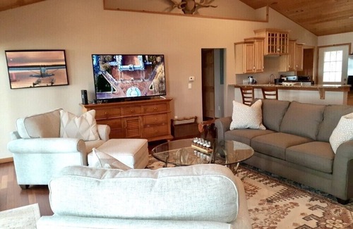 Salt Springs Cabin | Wow! Spectacular Lakefront Cabin with Hot Tub and Kayaks!