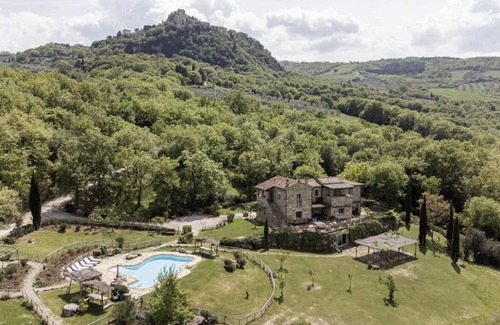 Castiglione d'Orcia Villa | WP Relais Villa Vignalunga in Val d'Orcia,luxurious estate with swimming pool