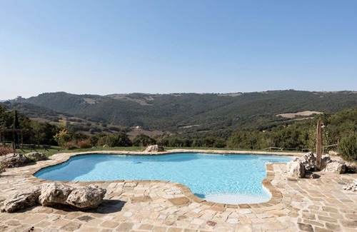 Castiglione d'Orcia Villa | WP Relais Villa Vignalunga in Val d'Orcia,luxurious estate with swimming pool