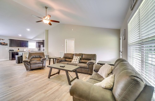 Crossville House | Wraparound Porch: Home Near Dtwn Crossville!