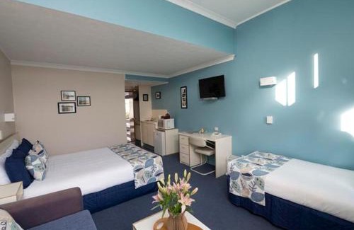 Paraparaumu Beach Hotel | Wrights by the Sea Motel
