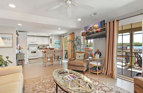 Lake Geneva House | Wrigley Beach House |Great Views of Lake |2nd Floor |Balcony |Steps to Beach & Shopping |Parking