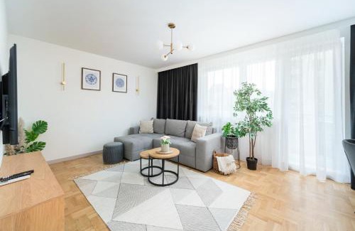 Bielany Apartment | Wrzeciono Comfortline Apartment by BookingHost