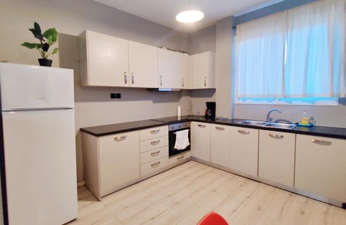 Attiki Apartment | WSD HEBE New Lux 3BD Apt Near Railway Station