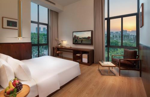 Chongqing Hotel | Wuyu Hotel, Smart Park & Happy Valley Jinshansi Metro