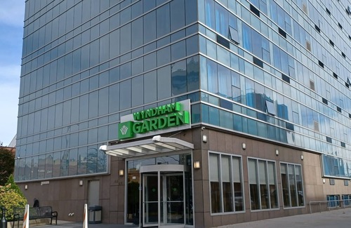 Hunters Point Hotel | Wyndham Garden Long Island City